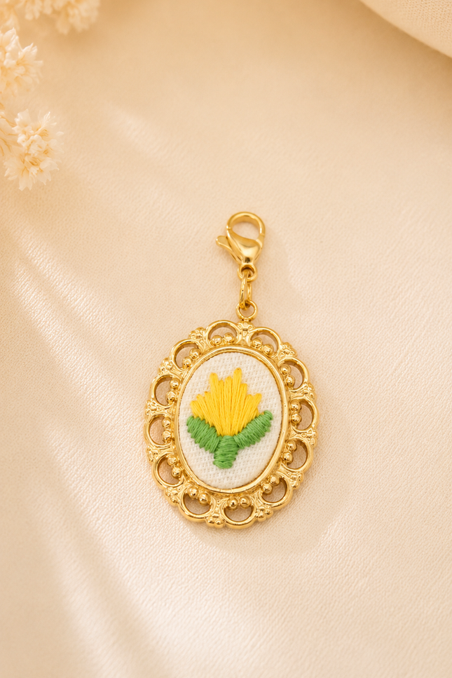 Charm Fleur brodée - jaune Doré