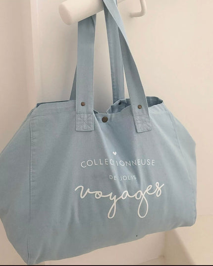 Grand Cabas Collectionneuse de jolis voyages  - Bleu pastel