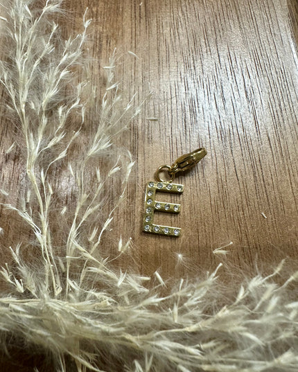 Charm Lettre Strass  - Doré 11mm