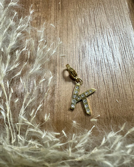 Charm Lettre Strass  - Doré 11mm