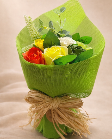 Bouquet Fleurs de Savon - Vert et jaune