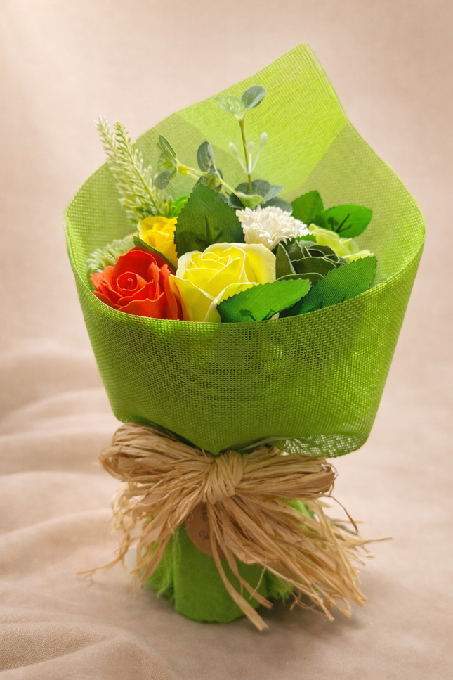Bouquet Fleurs de Savon - Vert et jaune